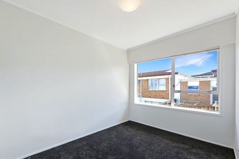 Photo of property in 1/79 Prince Regent Drive, Half Moon Bay, Auckland, 2012