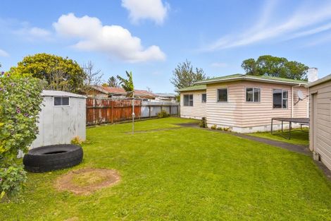 Photo of property in 15 Ross Street, Levin, 5510