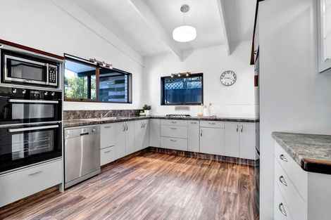 Photo of property in 7 Lombardy Place, Whalers Gate, New Plymouth, 4310