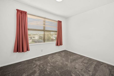 Photo of property in 2 Thackeray Place, Owhata, Rotorua, 3010