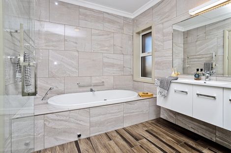 Photo of property in 9 Barker Place, Waikiwi, Invercargill, 9810