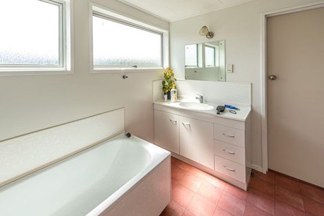 Photo of property in 1 Hurworth Place, College Estate, Whanganui, 4500