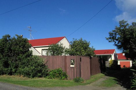 Photo of property in 6 Hona Street, Waikanae Beach, Waikanae, 5036