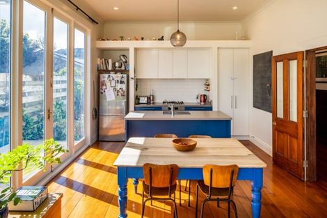 Photo of property in 18a Stone Street, Miramar, Wellington, 6022