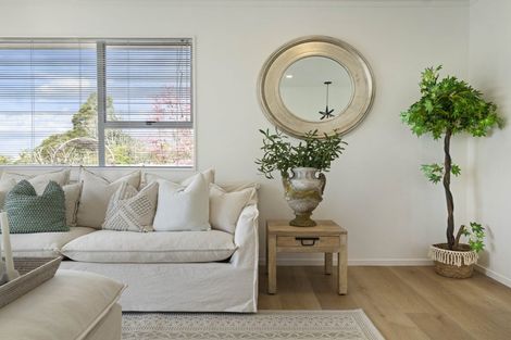 Photo of property in 5 Gallony Avenue, Massey, Auckland, 0614