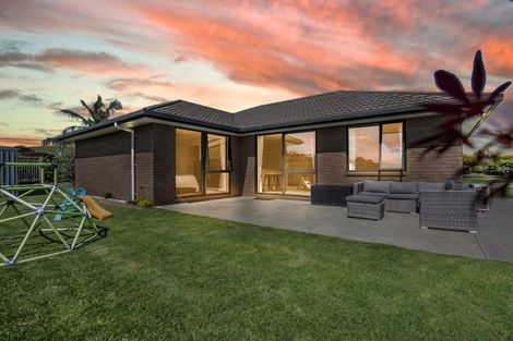 Photo of property in 4 Mooring Close, Haruru, 0204