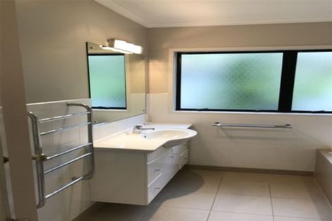 Photo of property in 38 Loloma Drive, Half Moon Bay, Auckland, 2012