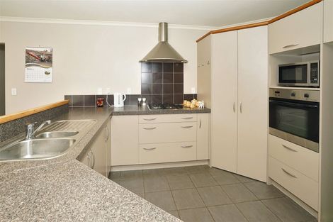 Photo of property in 33 Ravenscourt Place, Huntington, Hamilton, 3210