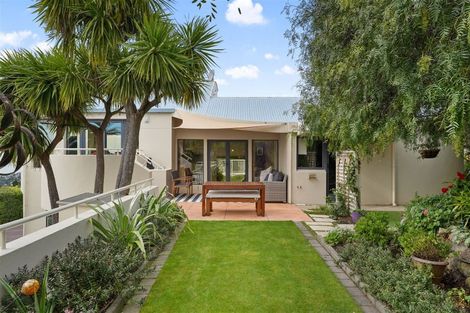 Photo of property in 3 Gardenhill Lane, Redcliffs, Christchurch, 8081