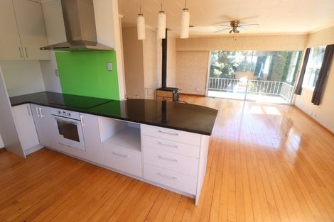 Photo of property in 11 Ellice Road, Totara Vale, Auckland, 0629