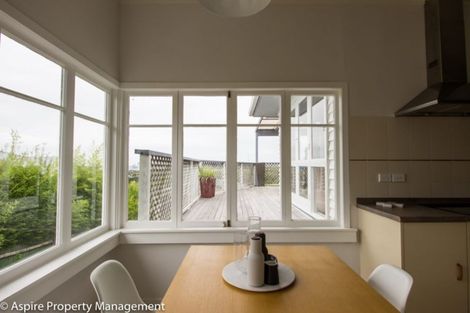 Photo of property in 21 Pupuke Road, Birkenhead, Auckland, 0627