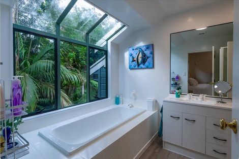 Photo of property in 153 Woodlands Park Road, Titirangi, Auckland, 0604