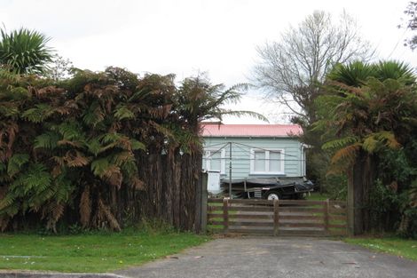 Photo of property in 19 Willow Avenue, Hannahs Bay, Rotorua, 3010