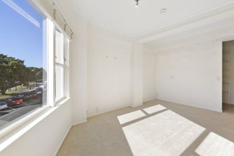 Photo of property in Rockhaven Saville, 116 Oriental Parade, Oriental Bay, Wellington, 6011