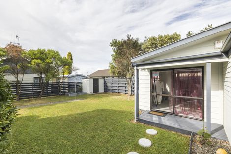 Photo of property in 6 Willowstream Grove, Cloverlea, Palmerston North, 4412