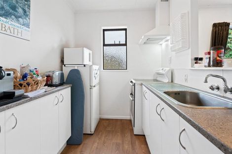 Photo of property in 6 Walker Avenue, Paremata, Porirua, 5026