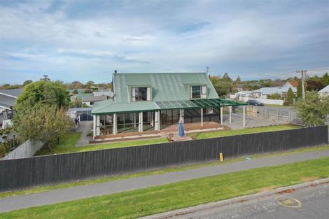 Photo of property in 19 Gilbert Street, Amberley, 7410