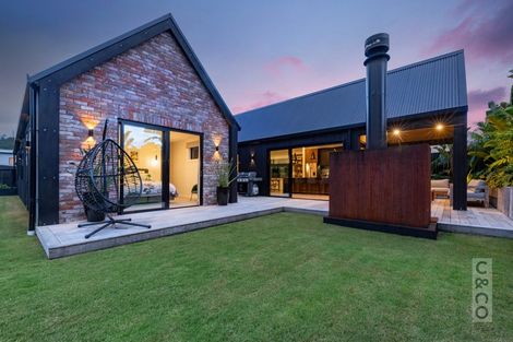 Photo of property in 1 Len Ireland Drive, Kumeu, 0810