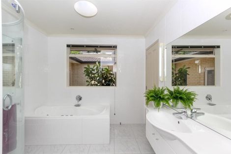 Photo of property in 46 Alberta Road, Glen Avon, New Plymouth, 4312