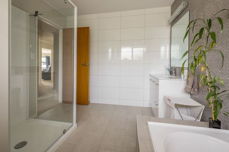 Photo of property in 141 Belvedere Avenue, Waikanae, 5036