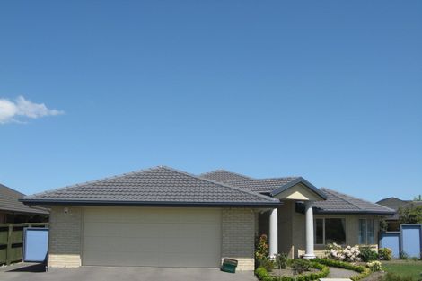 Photo of property in 90 Willowview Drive, Redwood, Christchurch, 8051