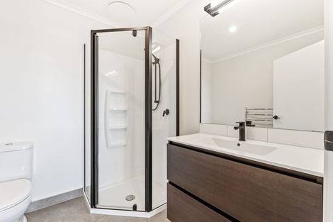 Photo of property in 17 Seafarer Crescent, Stanmore Bay, Whangaparaoa, 0932