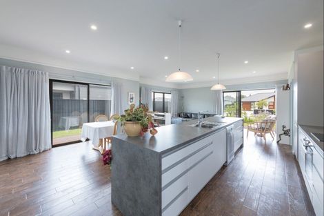 Photo of property in 16 Tana Pukekohatu Avenue, Motueka, 7120