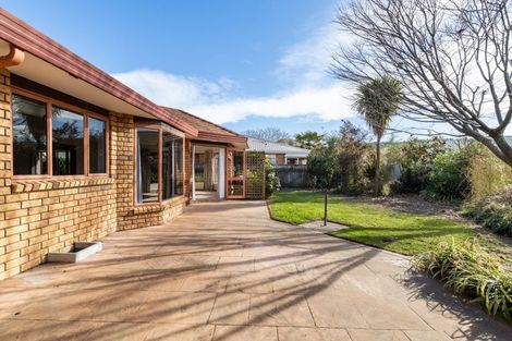 Photo of property in 16 Knightsbridge Place, Taradale, Napier, 4112