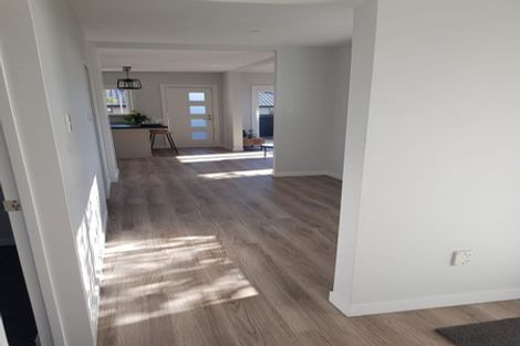 Photo of property in 198 Pacific Road, North New Brighton, Christchurch, 8083