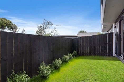 Photo of property in 15b Pipitea Place, Massey, Auckland, 0614