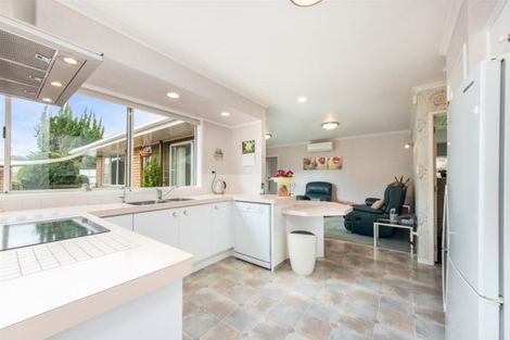 Photo of property in 2/35 Headcorn Place, Botany Downs, Auckland, 2010