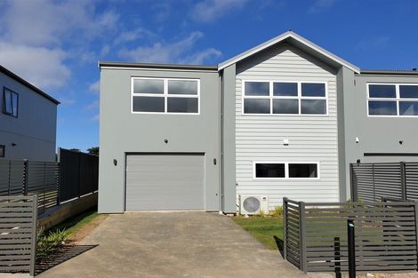 Photo of property in 16 Bluff Road, Kenepuru, Porirua, 5022