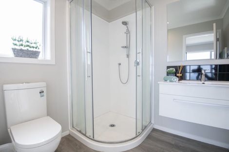 Photo of property in 3 Cessna Way, Newlands, Wellington, 6037