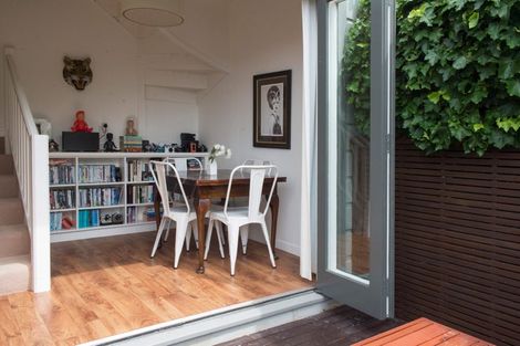 Photo of property in 123 Wallace Street, Mount Cook, Wellington, 6021