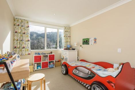 Photo of property in 5 Cheviot Road, Lowry Bay, Lower Hutt, 5013