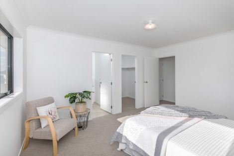 Photo of property in 8 Bosun Place, Te Atatu Peninsula, Auckland, 0610