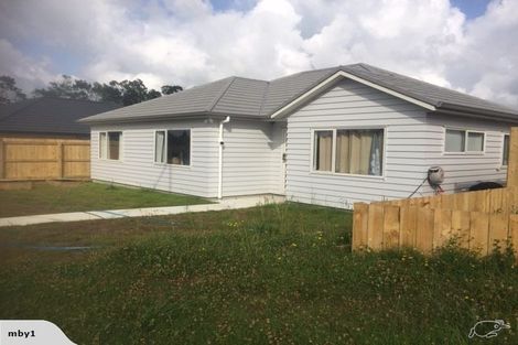 Photo of property in 7 Sauterne Road, Kumeu, 0810