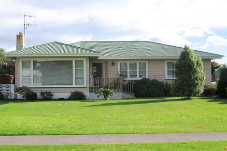 Photo of property in 14 Karu Crescent, Waikanae, 5036