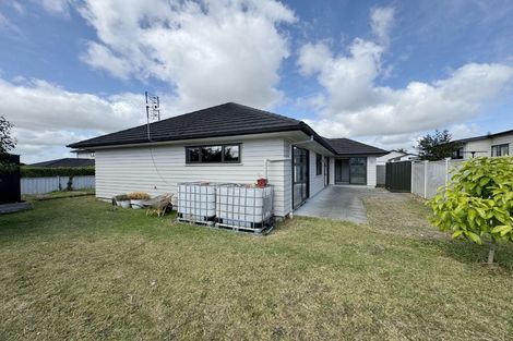 Photo of property in 11 Kaimanawa Road, Karaka, Papakura, 2113