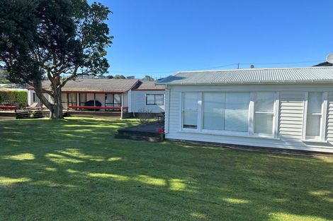 Photo of property in 68 Tindalls Bay Road, Tindalls Beach, Whangaparaoa, 0930