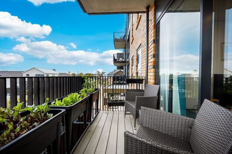 Photo of property in 107/2 Rauroa Lane, Hobsonville, Auckland, 0616