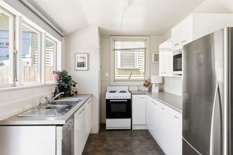Photo of property in 283 Kahutia Street, Gisborne, 4010