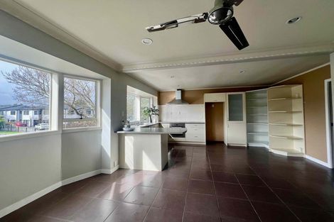 Photo of property in 1 Mirrabooka Avenue, Botany Downs, Auckland, 2010