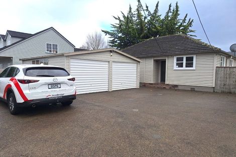 Photo of property in 15 Savage Crescent, Upper Hutt Central, Upper Hutt, 5018