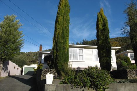 Photo of property in 29 Gardiner Grove, Wainuiomata, Lower Hutt, 5014
