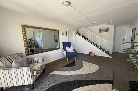 Photo of property in 15 Karoro Road, One Tree Point, 0118