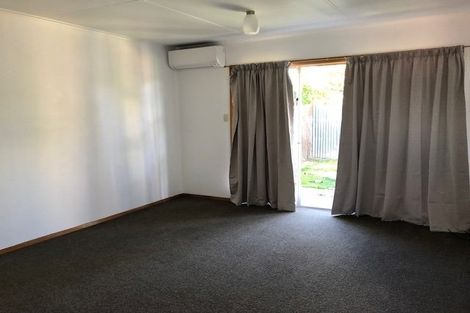 Photo of property in 2/202 Warwick Road, Mayfair, Hastings, 4122