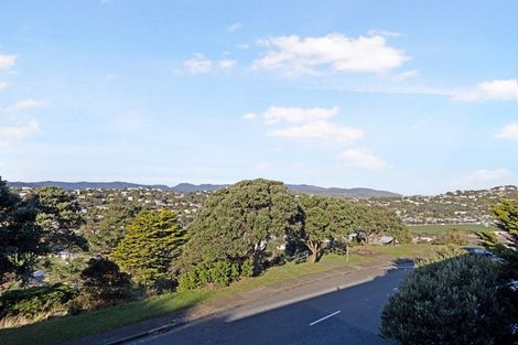 Photo of property in 99 Akaroa Drive, Maupuia, Wellington, 6022