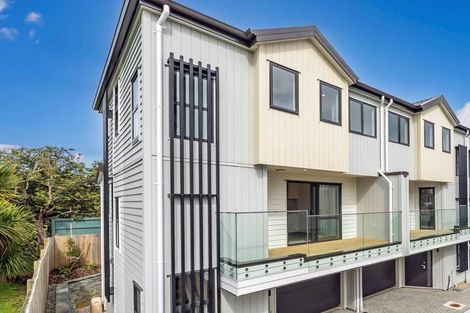 Photo of property in 3/17 Kingdale Road, Henderson, Auckland, 0610