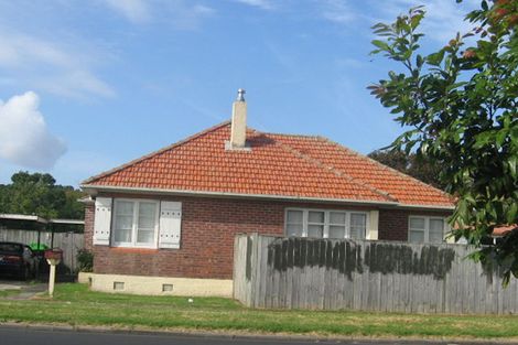 Photo of property in 2/45 Denbigh Avenue, Mount Roskill, Auckland, 1041